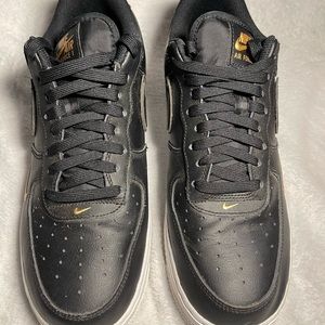 Nike Air Force ones (af1)